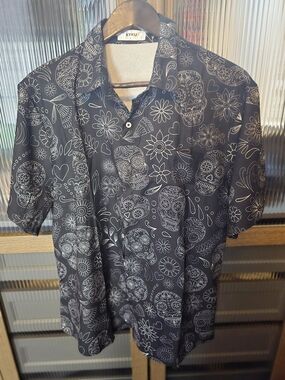 Black Skull Print Short-Sleeve Shirt